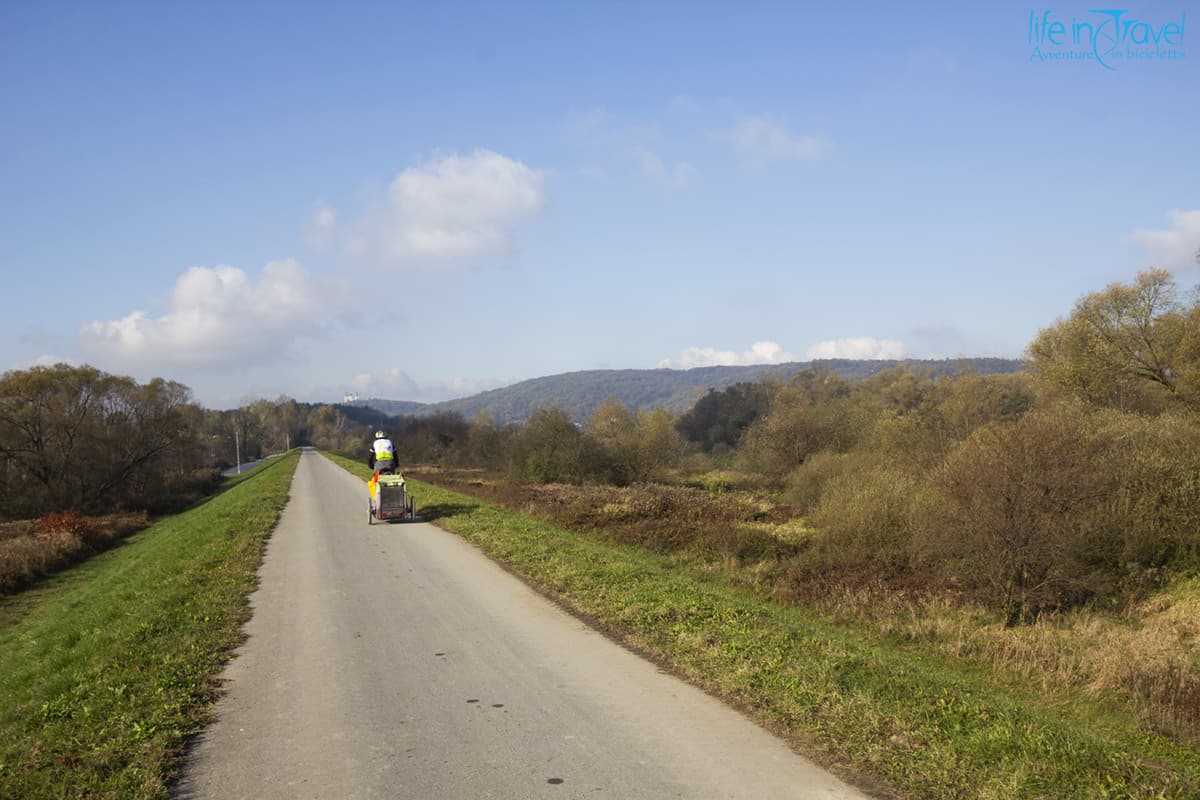 09 pedalando verso ovest