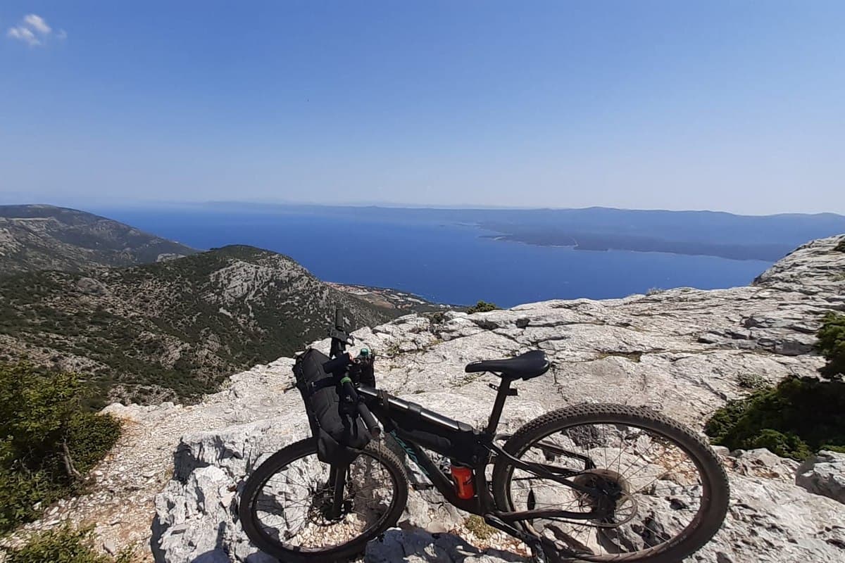 01 hvar trail