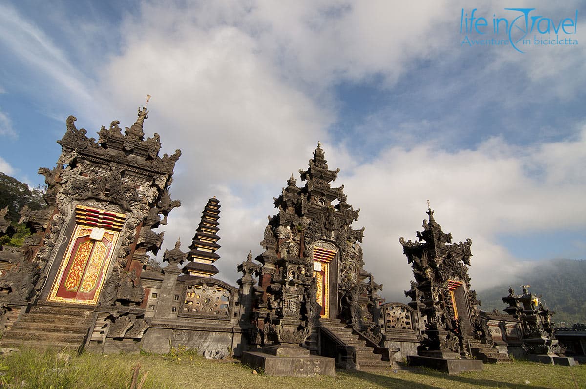 cosa visitare in indonesia templi su bali