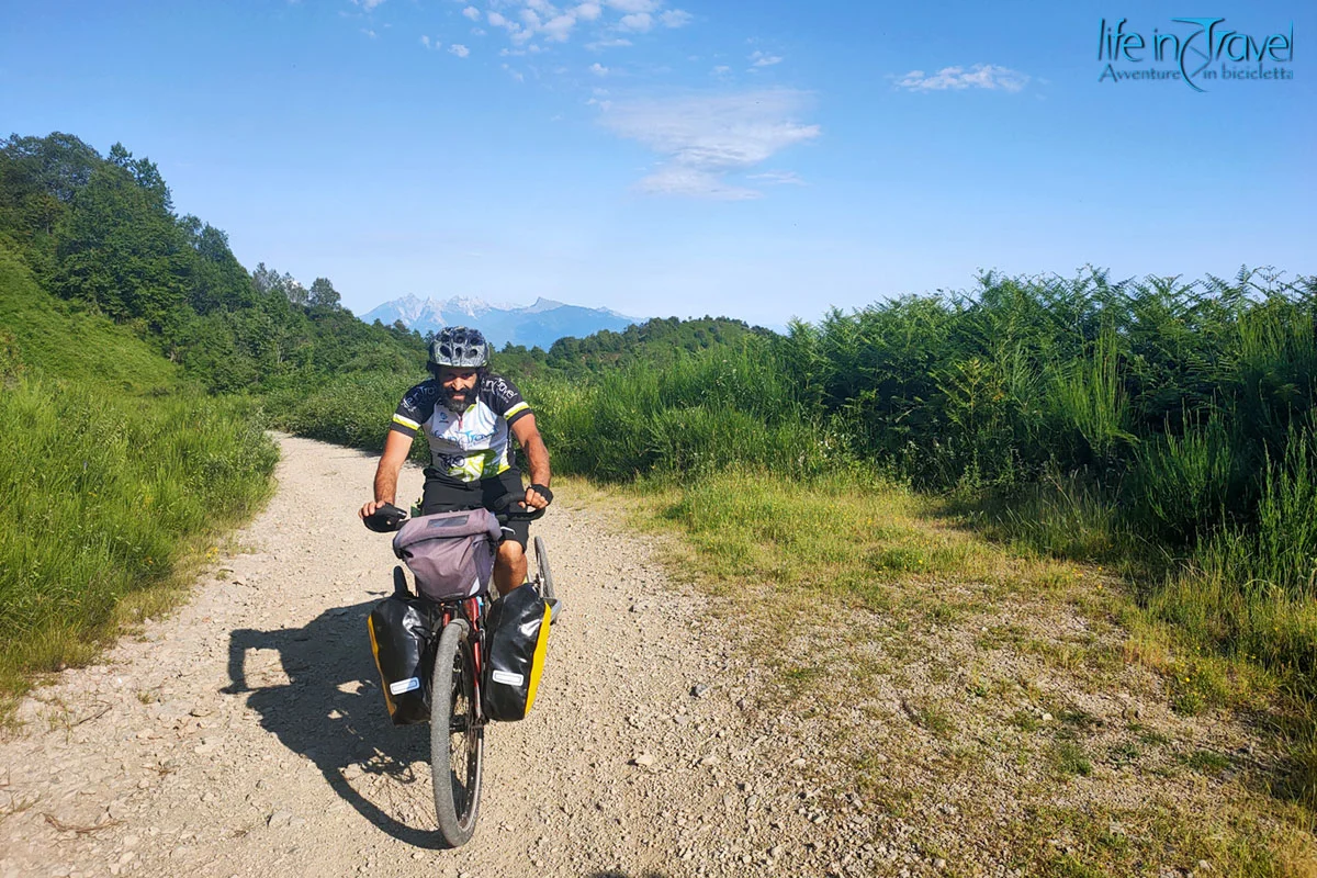 25 pedalando tra apuane e mare
