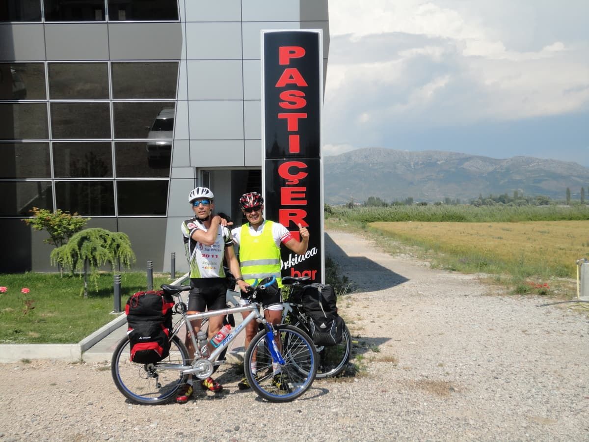 8 tour dei balcani