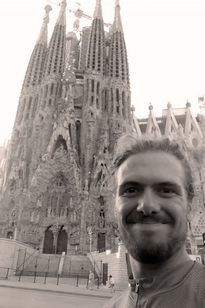 sagrada familia barcellona in bicicletta