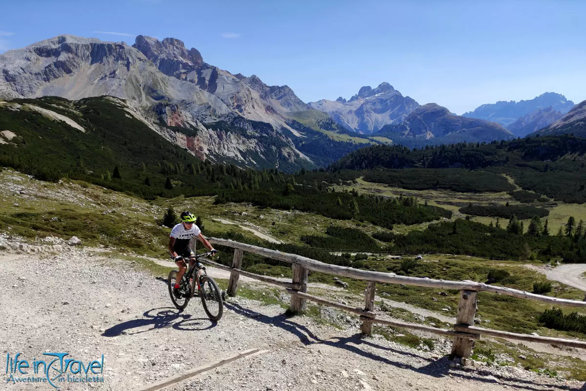 giro dei 5 rifugi MTB cortina su sterrato
