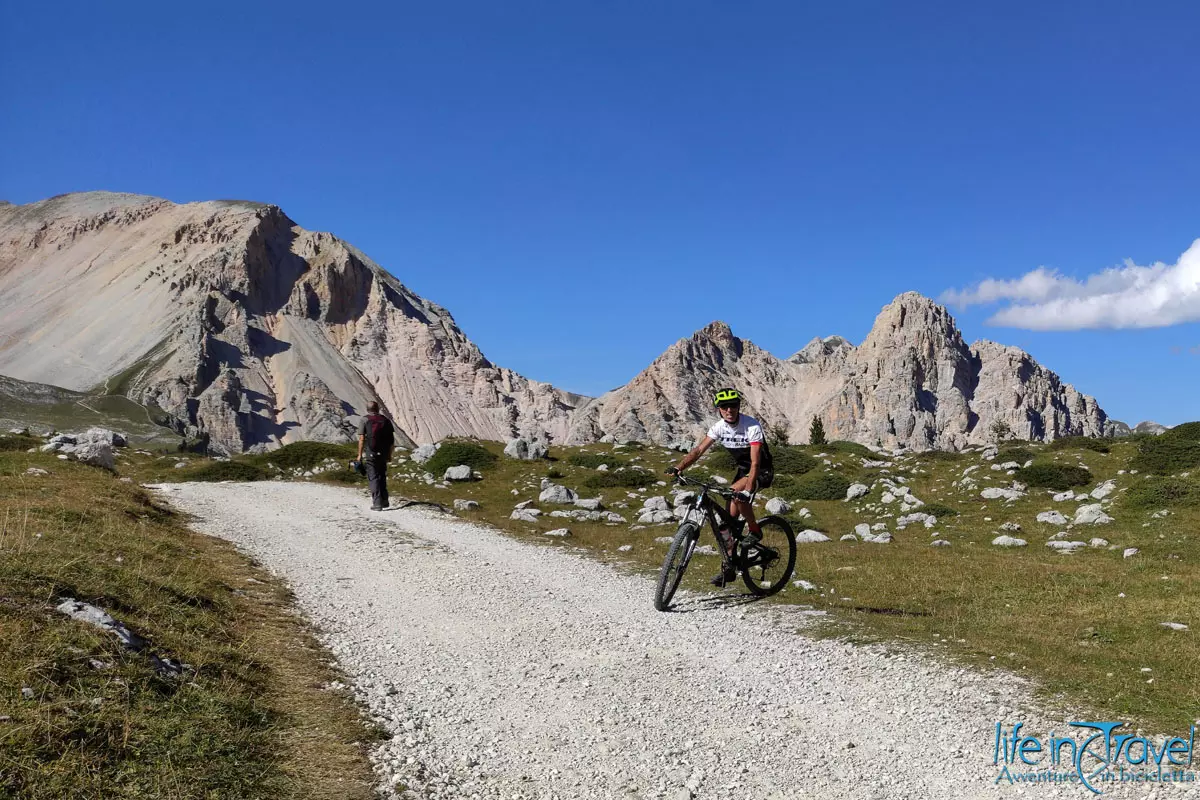 passo di limo lungo il giro dei 5 rifugi MTB