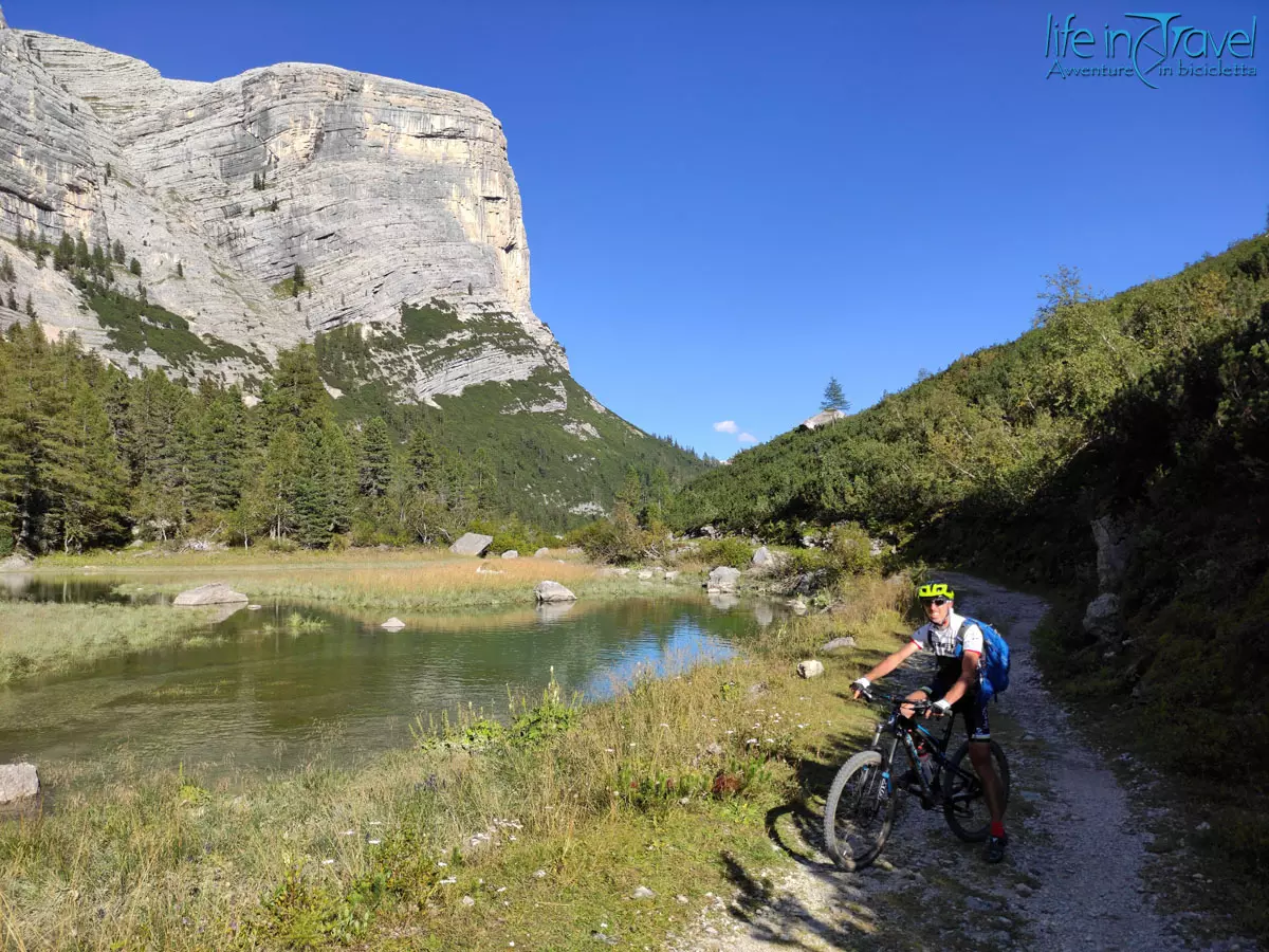 pareti lungo il giro dei 5 rifugi MTB