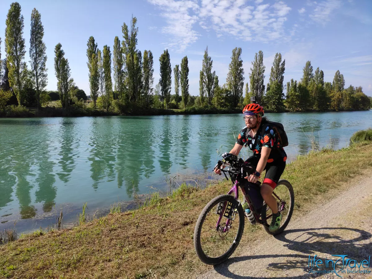 01 lago di Garda in bicicletta fiume Mincio 01 lago di Garda in bicicletta fiume Mincio