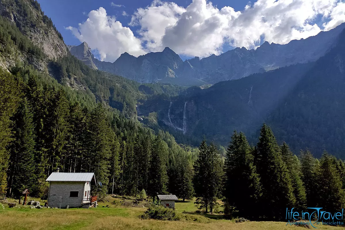 SENTIERO DEL TRACCIOLINO MTB testata val Codera