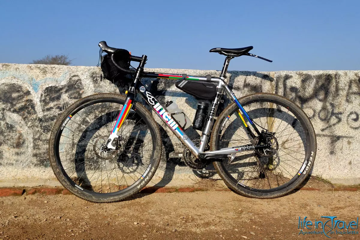01 GRAVEL BIKES
