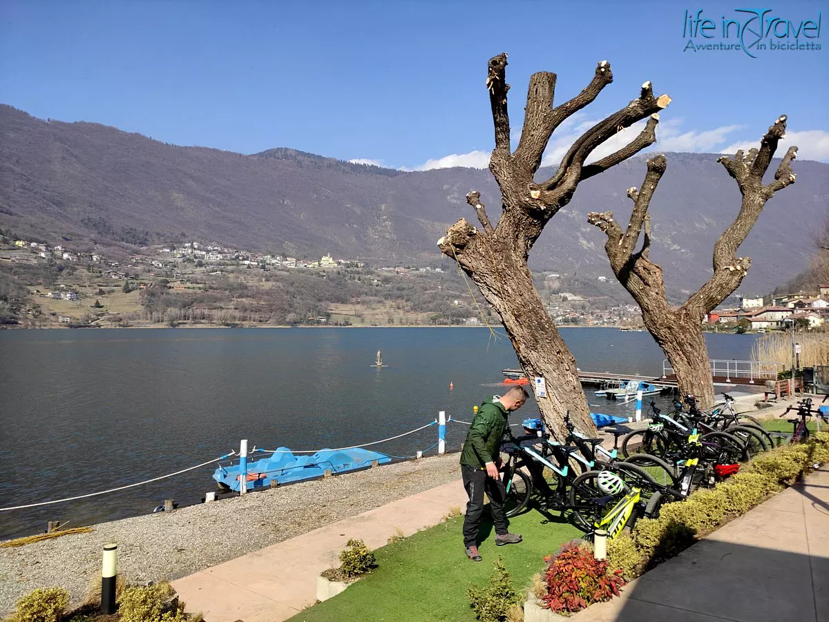 01 VALCAVALLINA IN BICI