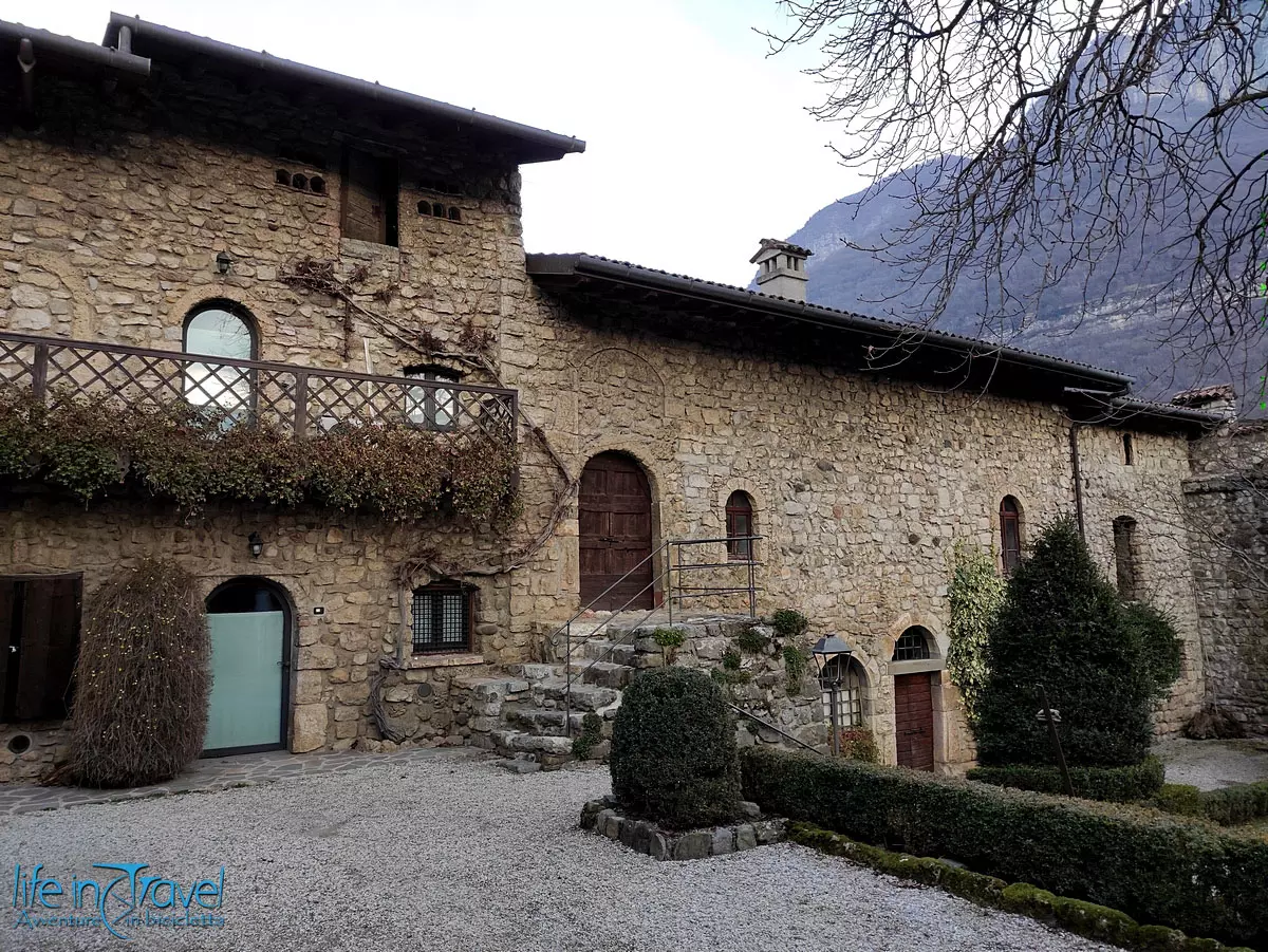 10 CASTELLO DI MONASTEROLO