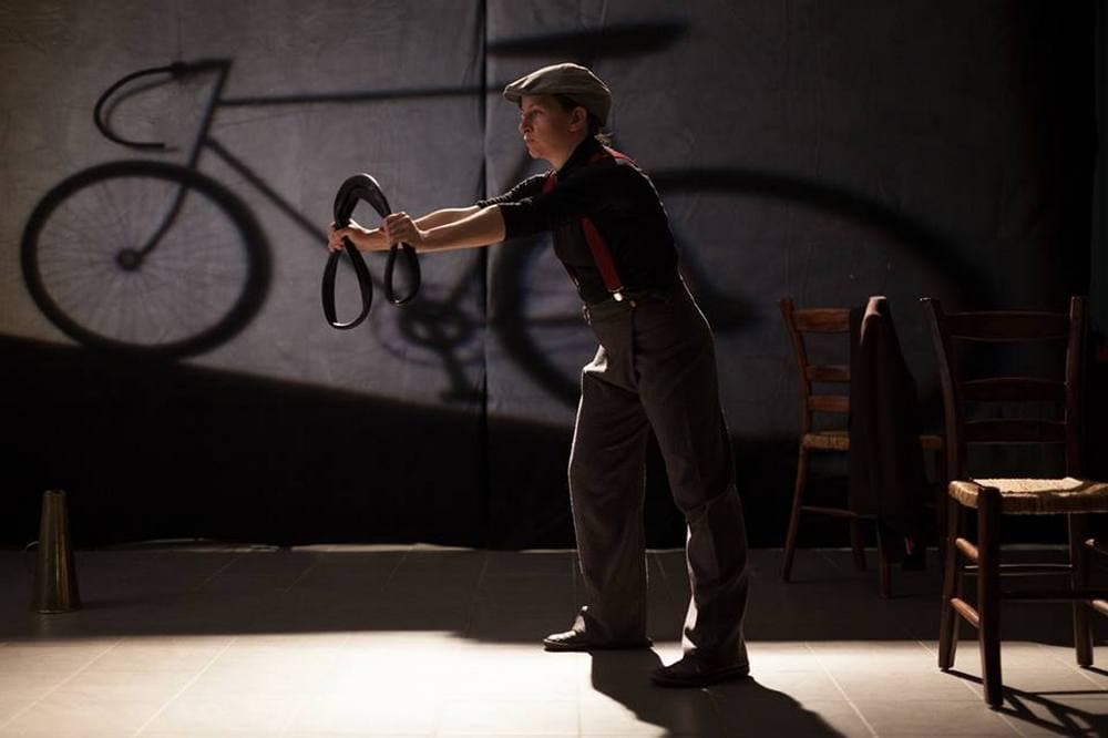 Gino Bartali a teatro con Luna e Gnac