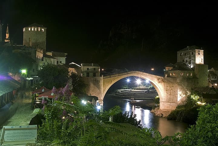 Ponte di Mostar notturno
