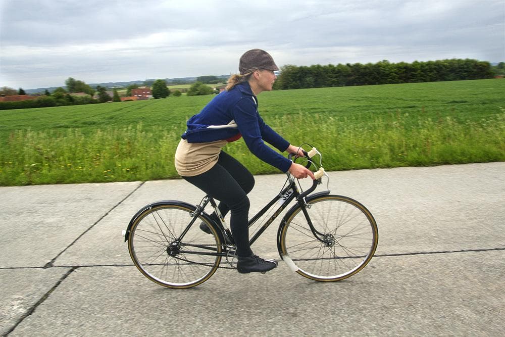 donne-in-bicicletta-felicità