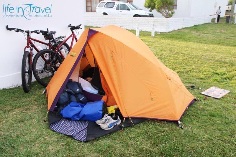 tenda e attrezzatura campeggio