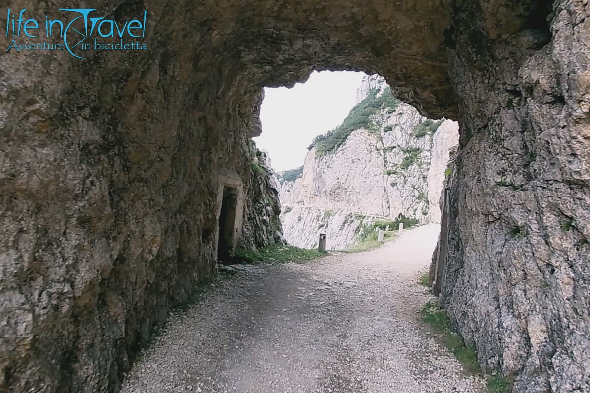Pasubio Strada degli Eroi e Strada degli Scarubbi galleria