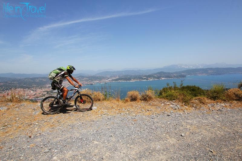 vista la spezia e apuane
