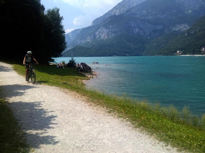 lungolago molveno