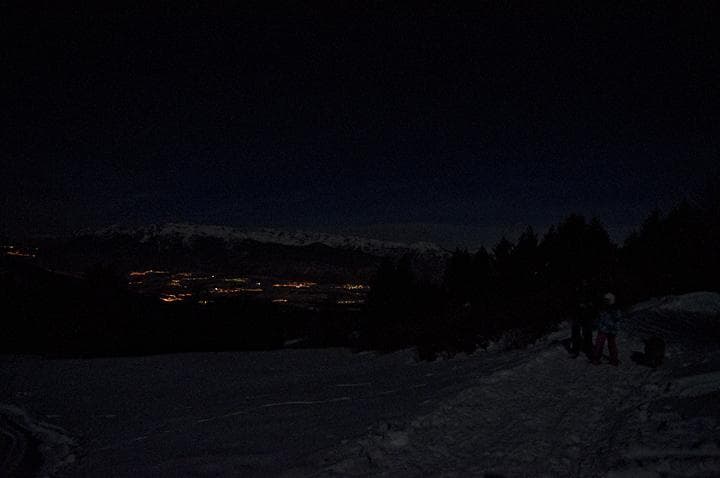 di notte sulla neve