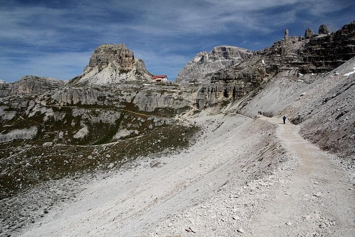Strada verso il rifugio Auronzo