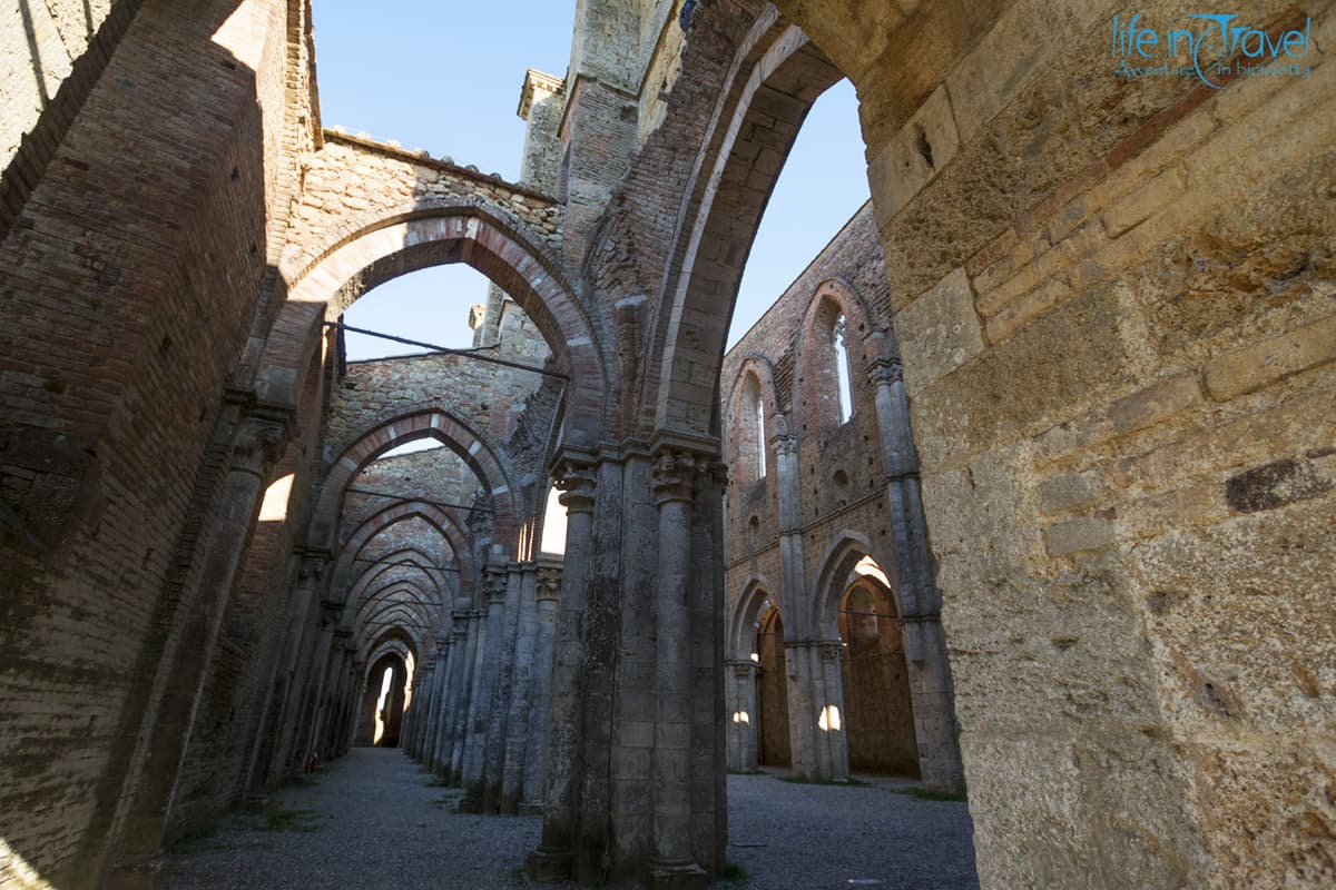 abbazia di san galgano interni