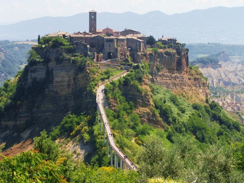 civita di bagnoregio in bici