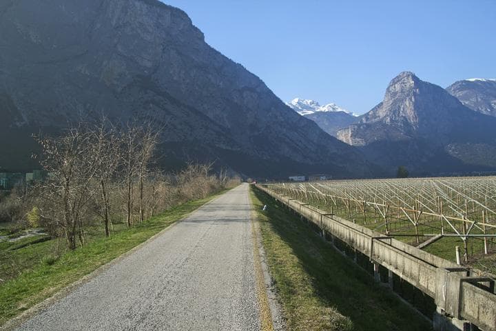 ciclabile valle dei laghi pietramurata
