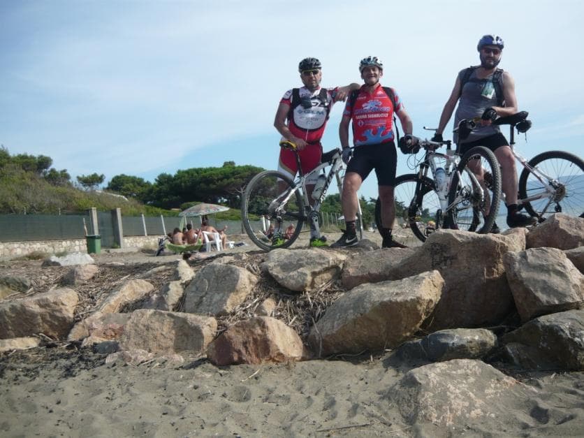gruppo cicloviaggiatori