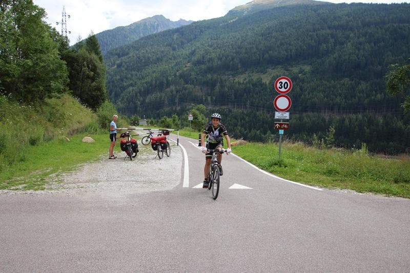 cicloviaggiatori e val fleres