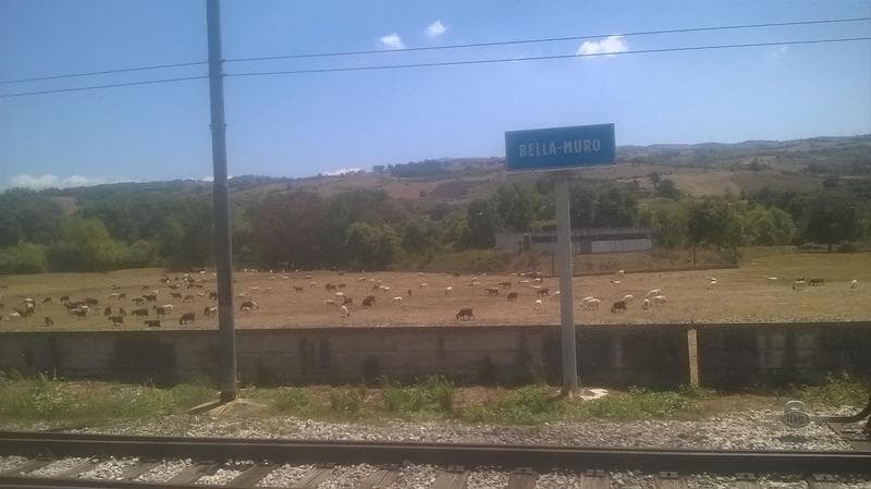 37 stazione ferroviaria bella muro