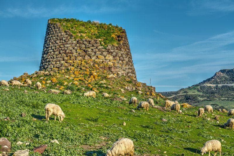 nuraghe sardegna entroterra