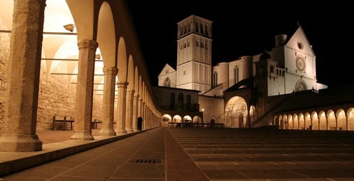 Assisi di notte
