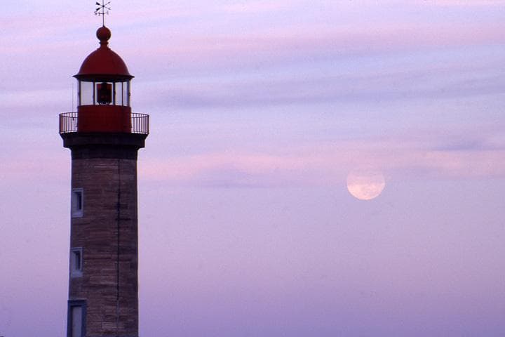 Faro al tramonto