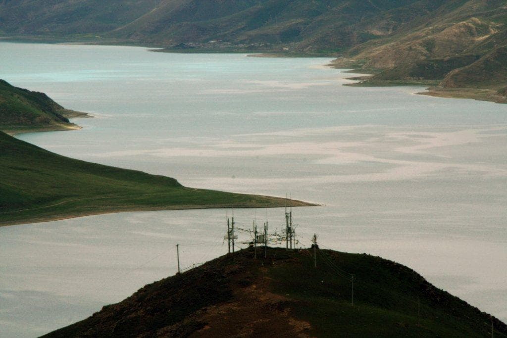 Il fantastico Yamdrok Tso 4488 mt s.l.m.