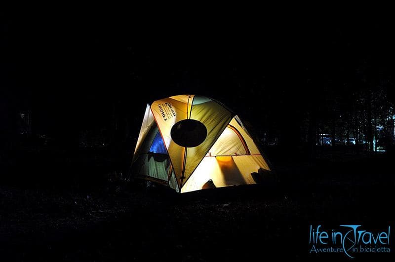 12 thailandia in bici notte in tenda