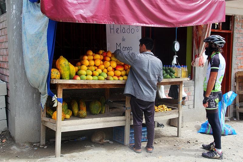 vendita mango per strada