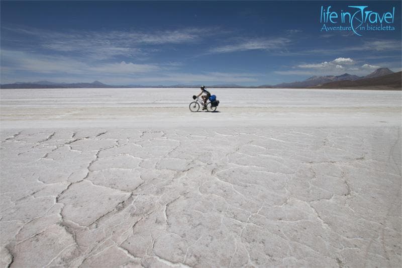 salar de coipasa in bici