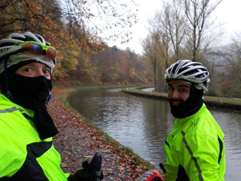 lungofiume in bici